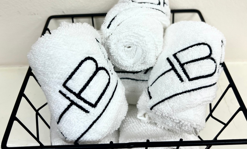 Image 4: Up to 34% Off on Facial - HydraFacial at Hagleys beauty Academy