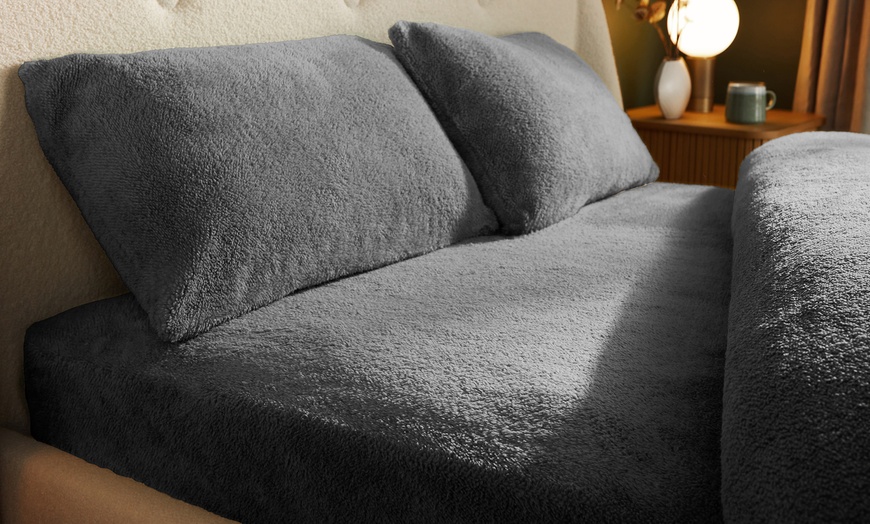 Image 19: Silentnight Cosy Teddy Fleece Bedding
