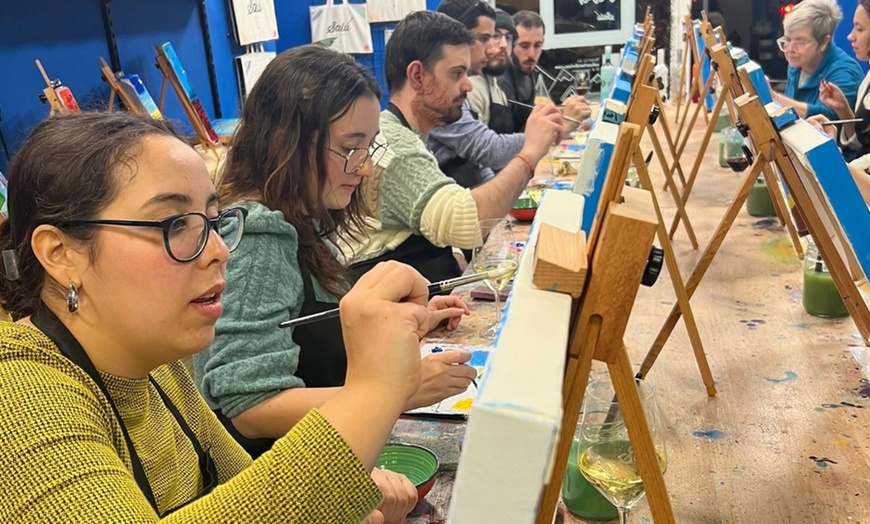 Image 14: Taller de pintura de 2 h con picoteo y vino ilimitado para 1 o 2 pax.