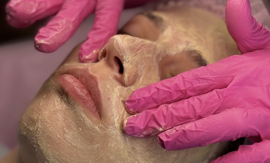 Image 4: Oczyszczanie twarzy: manualne lub kombinowane z peelingiem