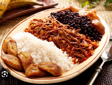 $25 Towards Food and Drinks - Full Arepas