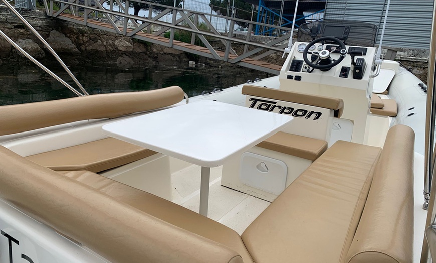Image 3: Paseo de 1 hora en barco Luxury Confort o Action Boat 