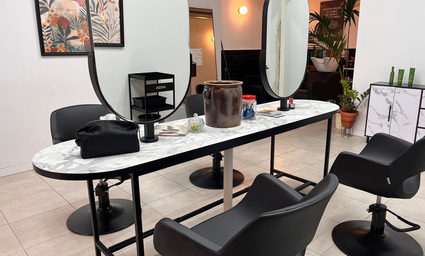 Image 7: Sesión de peluquería con opciones adicionales para 1 persona