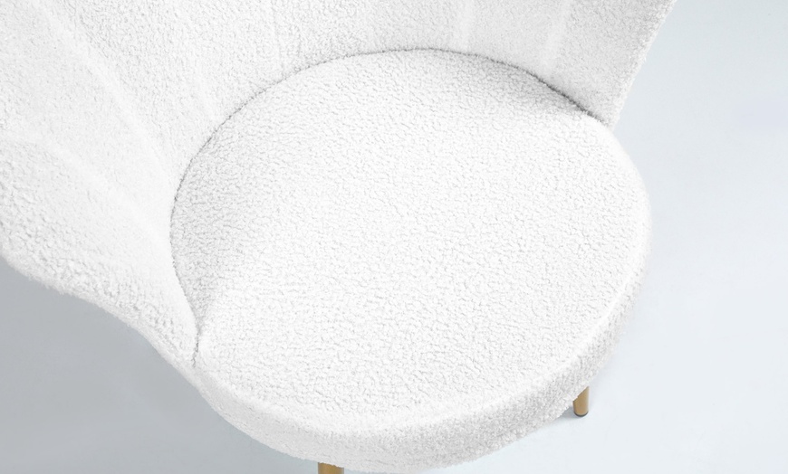 Image 21: Poltroncina a conchiglia Maddina in velluto