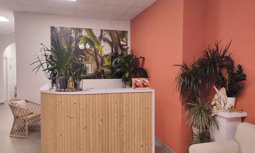 Image 7: Higiene facial con microdermoabrasión y Kobido o lifting facial