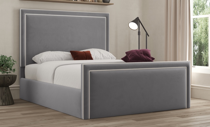 Image 7: DS Living Verona Pipping Upholstered Bed 