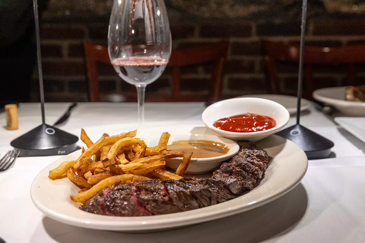 Savor the Finest Cuts and Top Notch Dining Experience!