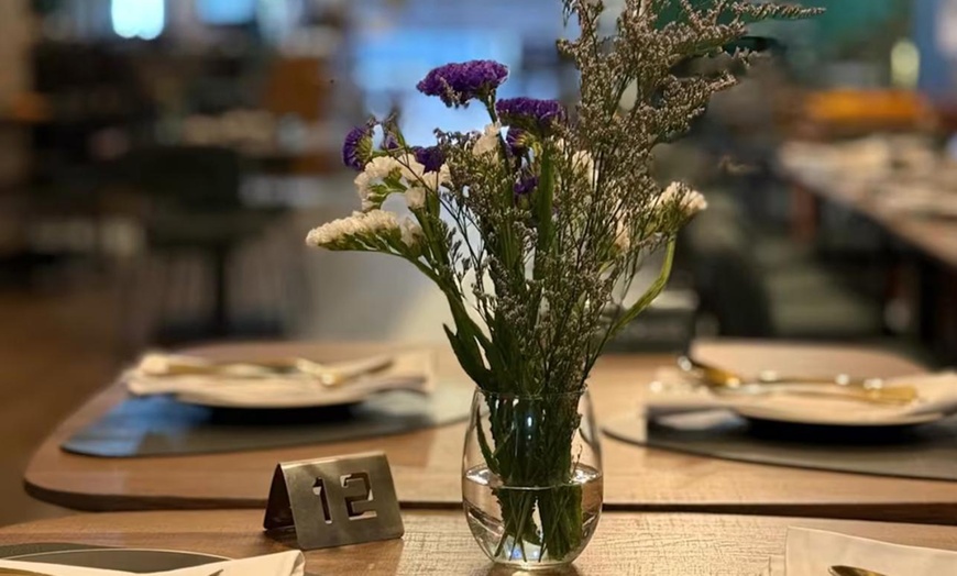 Image 9: Menú completo con platos típicos españoles para 2 o 4 personas