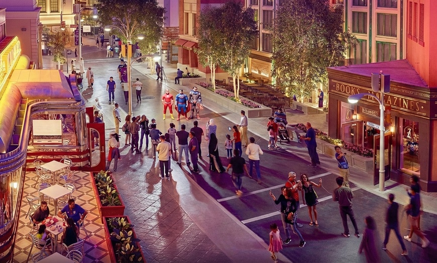 Image 3: Desert Smart Tourism: Flexible Yas Island Theme Park Access