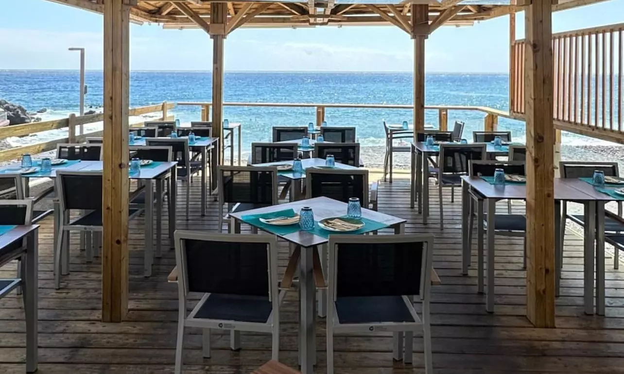 Saborea la auténtica pinsa romana con un menú completo con opciones veggie para 2 o 4, ahorra hasta un 46% - Primary Image