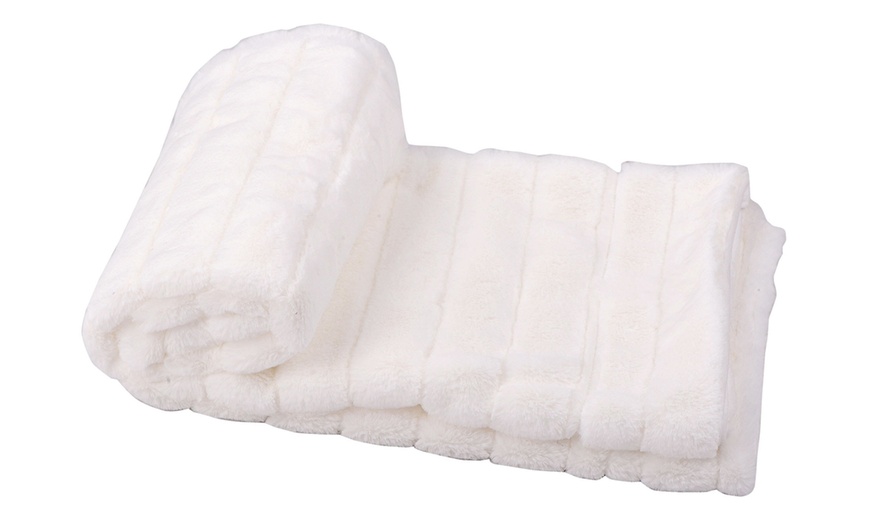Image 15: Super Soft Sherpa Blanket Fleece 60x80 Lightweight Cozy Couch Bed Blankets