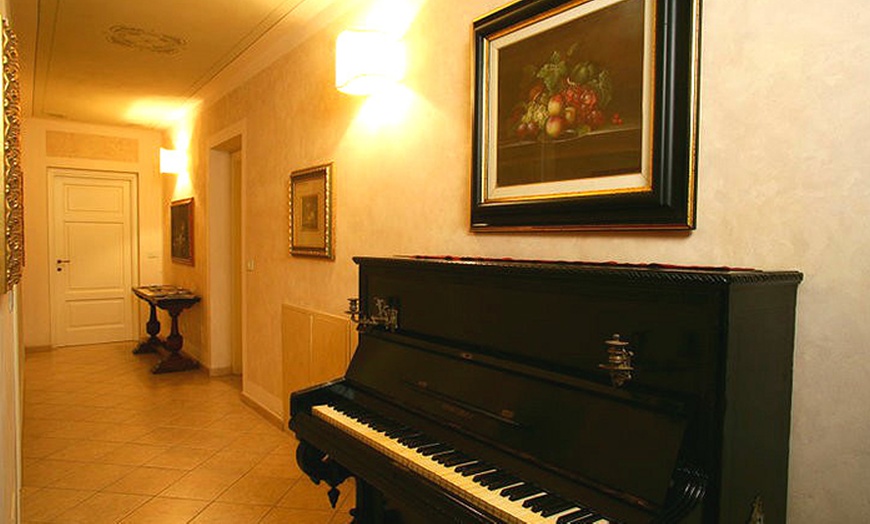 Image 5: Saturnia: fino a 3 notti, colazione + bottiglia di vino