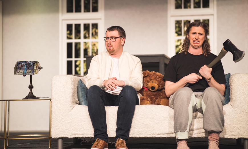 Image 3: Ticket für „Das (perfekte) Desaster-Dinner“ vom 8.-10.05.26 in Hamburg