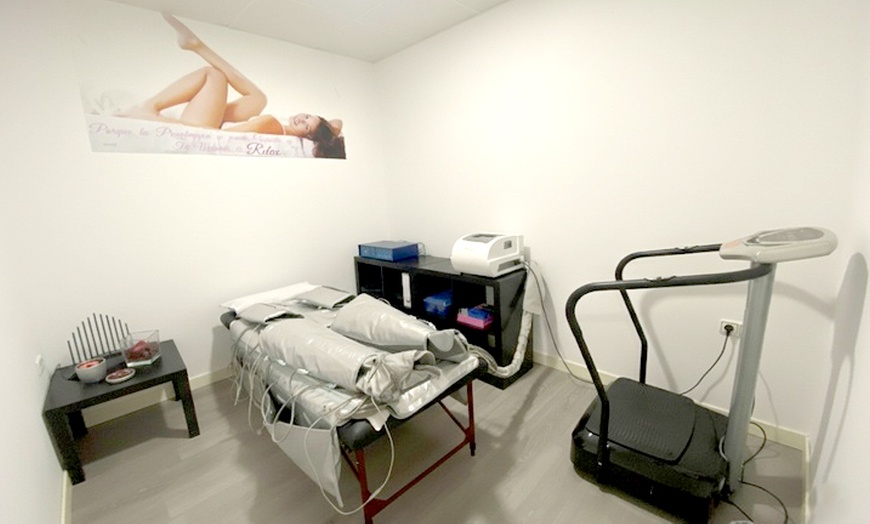 Image 2:  Bono de 5 o 10 sesiones de presoterapia 