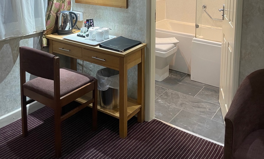 Image 7: Swinscoe: 2-Night Stay with Breakfast and Optional Dinner