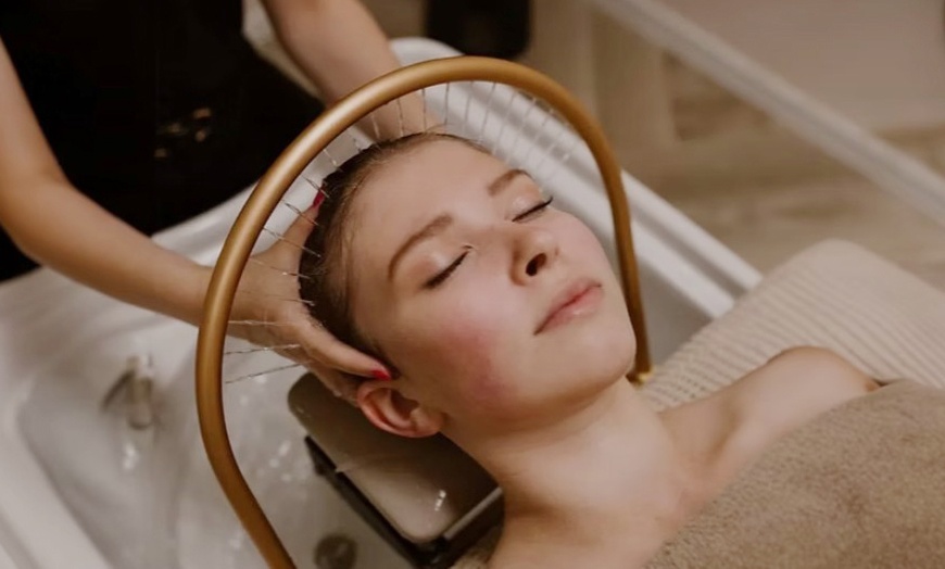 Image 2: Relax with a 60-Minute Japanese Head Spa
