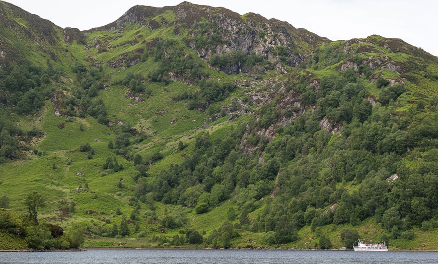 Image 6: 2-Hour Boat Cruise for 1 Child/Adult or Family of 4 w/ Supper Included