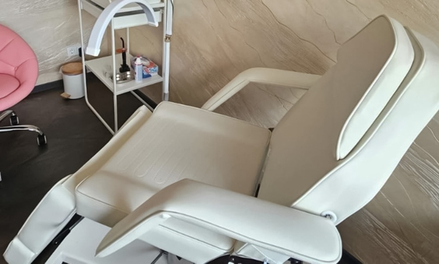 Image 3: Kosmetische Fußpflege, für 1 Person