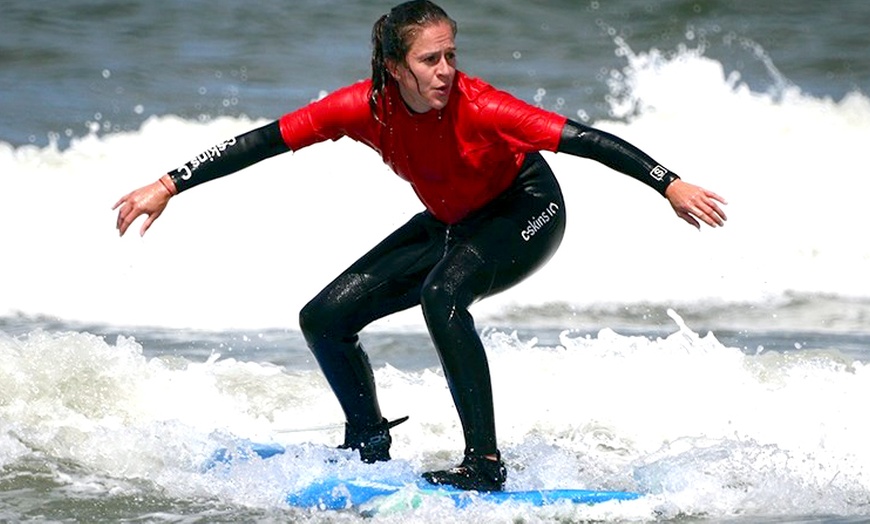 Image 4: Pak je eerste golf: 4 uur surfles en surfen inclusief materiaal