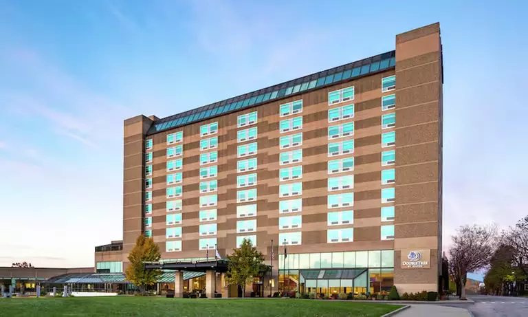 Modern 4-Star Stay w/ Pool, Dining, & SNHU Arena Convenience
