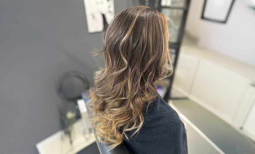Image 3: Transform Your Look with Stunning Balyage Hair Color