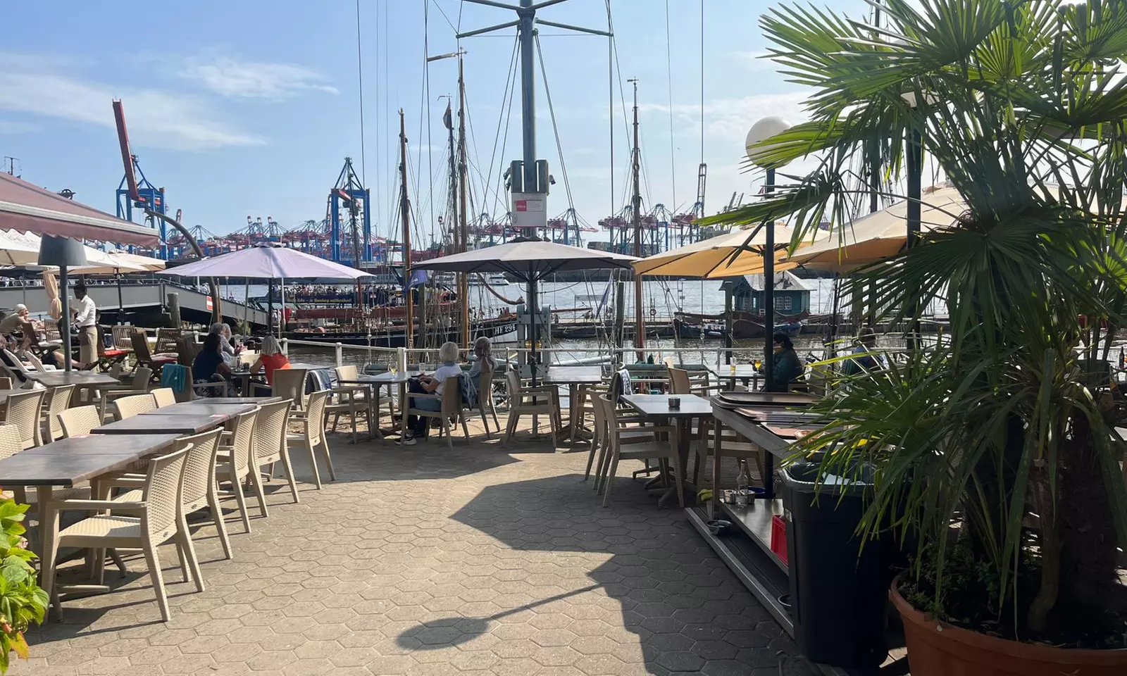 Gemischte Fischplatte mit Beilagen für 2 oder 4 Personen