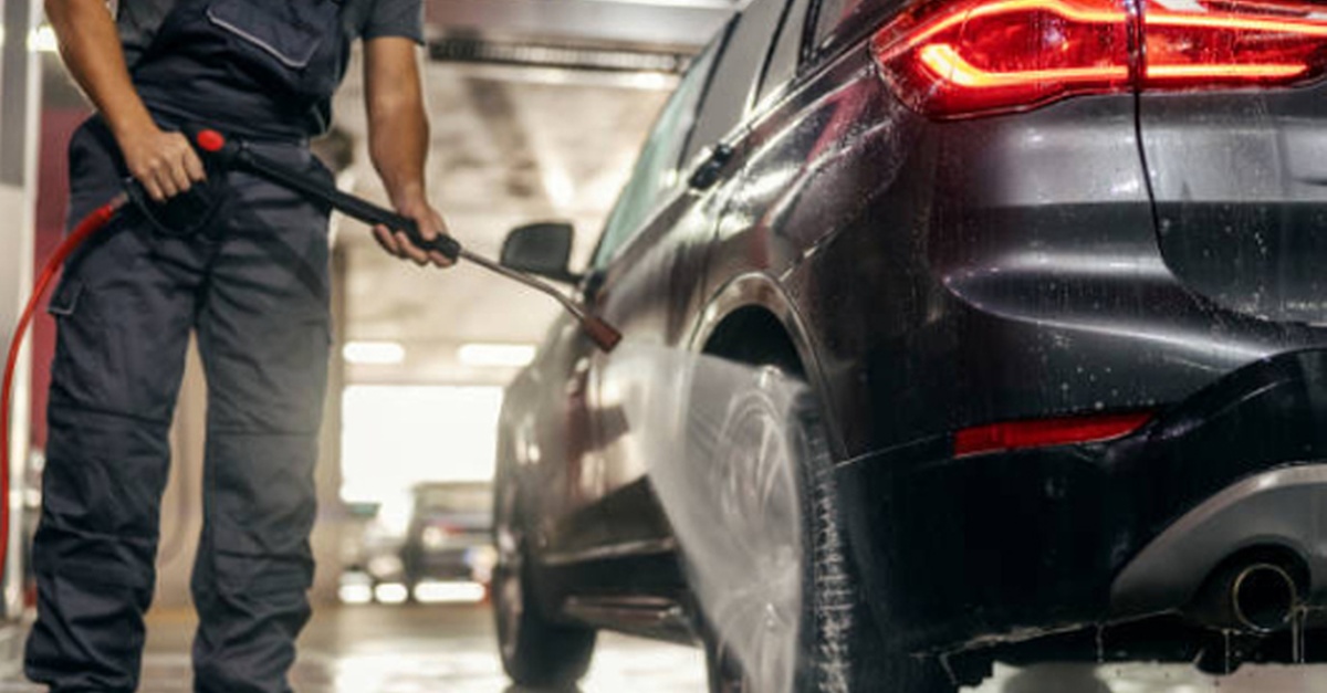 Servicio de lavado manual de coche para SUV o monovolumen en Las Palmas
