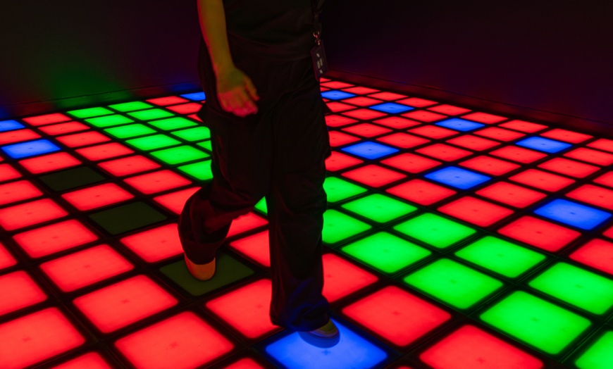 Image 6: Pixel Lighting Game For Upto Four!