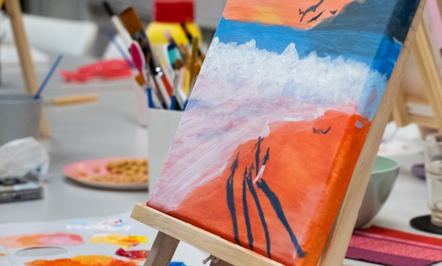 Image 29: Taller para 1 o 2: pintura de cuadro o tote bag, o clase de maquillaje