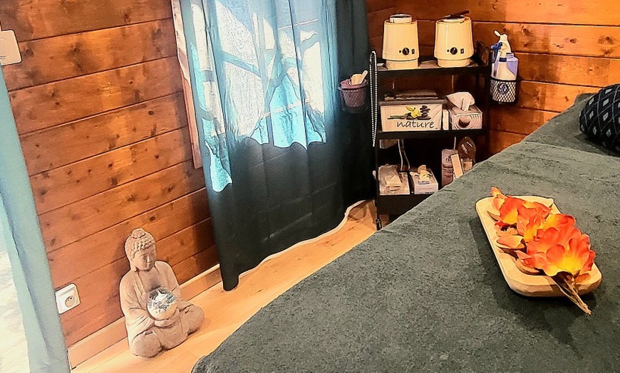 Image 3: Modelage au choix de 30 ou 60 minutes avec Elodie Capomaccio