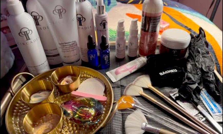 Image 4: 45-Min Express Deep Cleansing Facial, 30-Min Scalp Therapy and More 