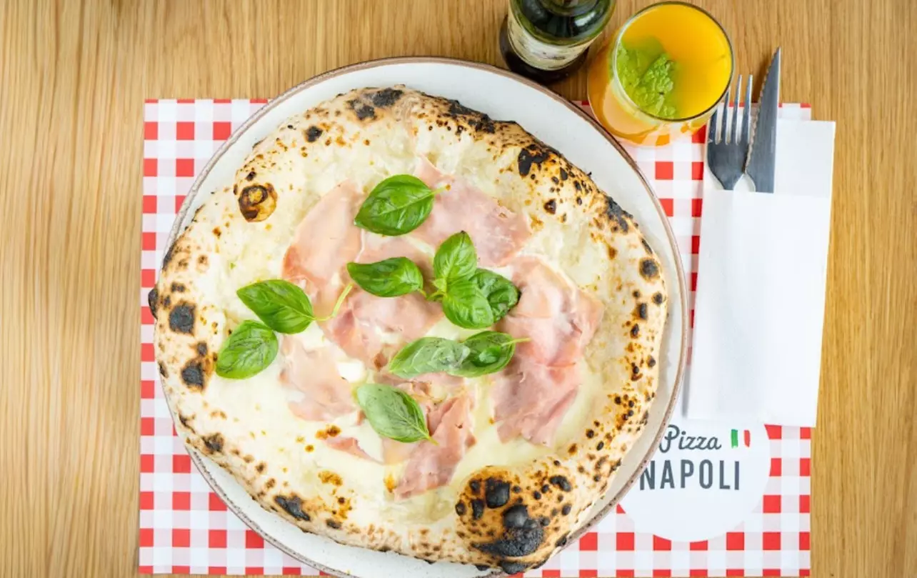 Włoska pizza w wersji klasycznej lub premium oraz napój do wyboru