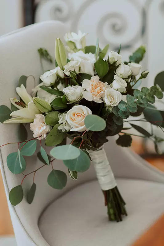 Global Rose Deal: Up to 80% Off Wedding Flower Delivery