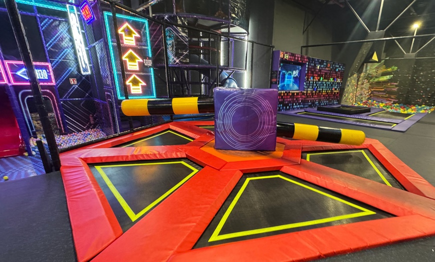 Image 6: Acceso de 1 hora o ilimitado a parque de camas elásticas para 1 o 2  