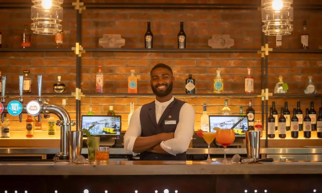 London: 4* Deluxe Double or Executive King Room Stay with Breakfast