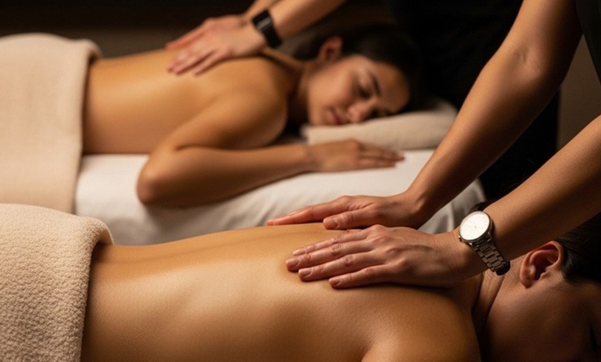 Image 3: Masaje relajante o sensitivo para 1 persona o en pareja