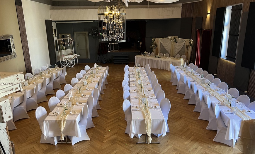 Image 6: Ticket: Faszinierendes Show Dinner inkl. 3-Gänge-Menü, Show & Getränk