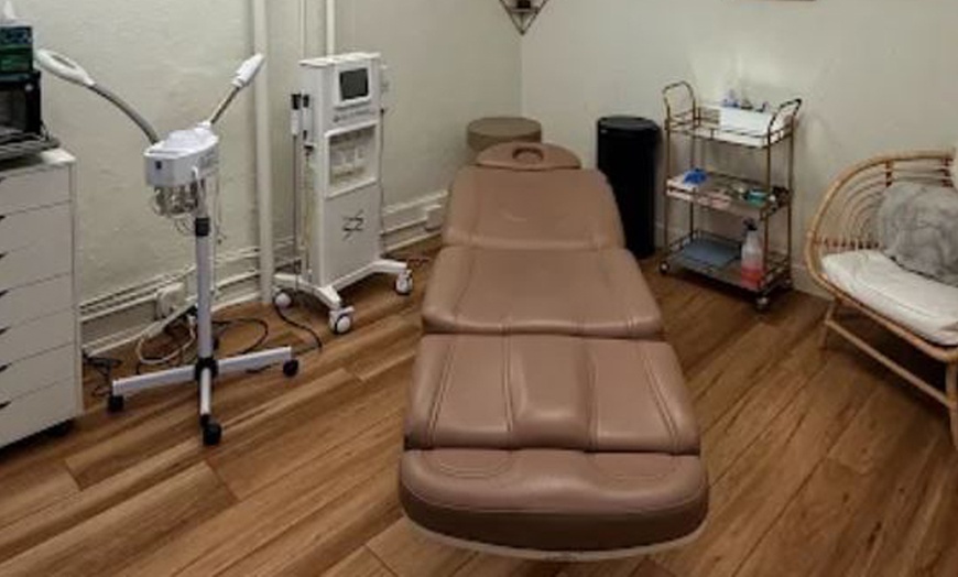 Image 3: Boost Your Energy with 1/3 B-12 Vitamin or 1/3 NAD Injection