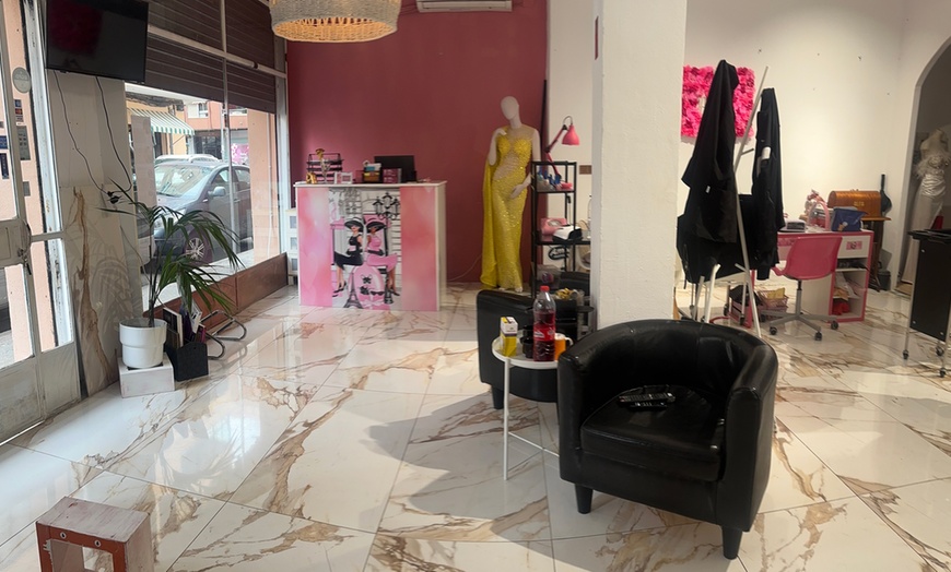 Image 4: Sesión de peluquería con lavado, corte, peinado y color a elección