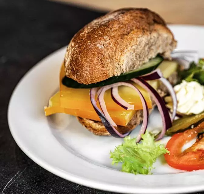 2-Gänge-Mittagsmenü für 1, 2 oder 4 Personen