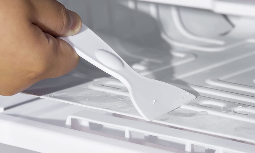 Image 12: HomCom Compact-Sized Fridge Selection