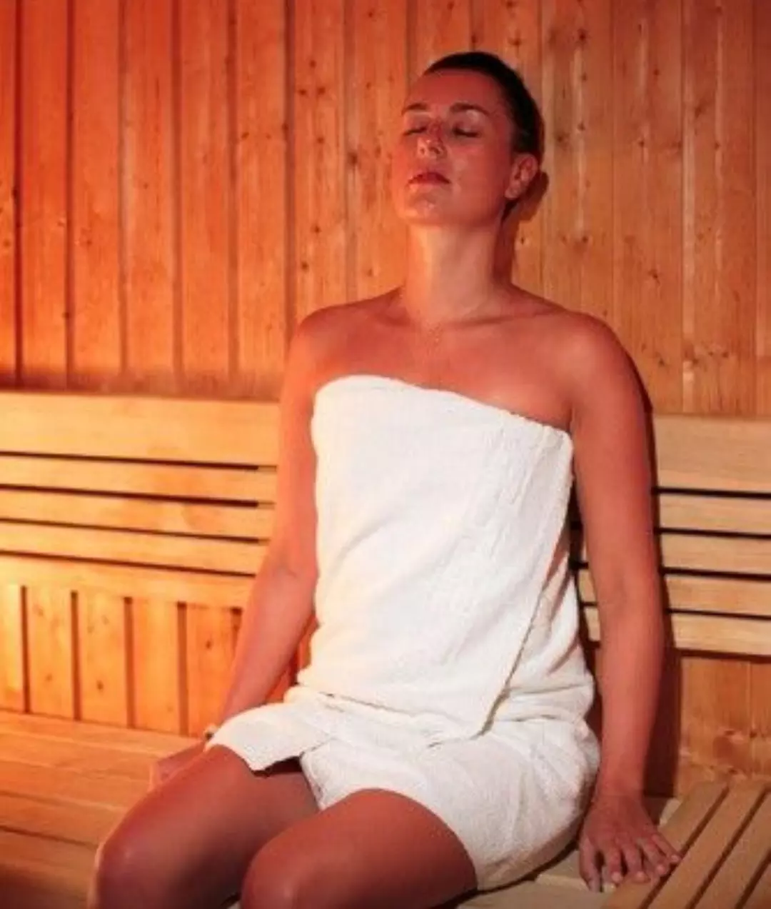 60 Min Deep Tissue Massage W/ Sauna Or Deep Muscle Therapy & Hot Towel