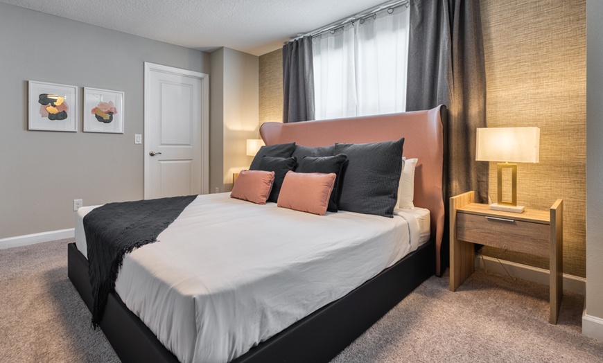 Image 4: Resort Retreat in Orlando’s Vacation Corridor with Private Pools