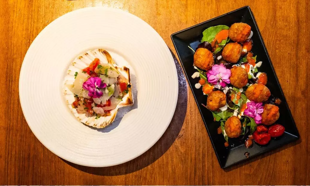 4 - 8 Petiscos opt. inkl. 1 - 2 Weinflaschen für 2 - 4 Personen