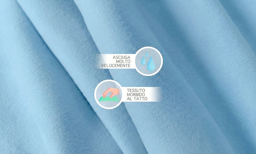 Image 10: Unisex Hooded Bathrobe in Soft Microfiber 