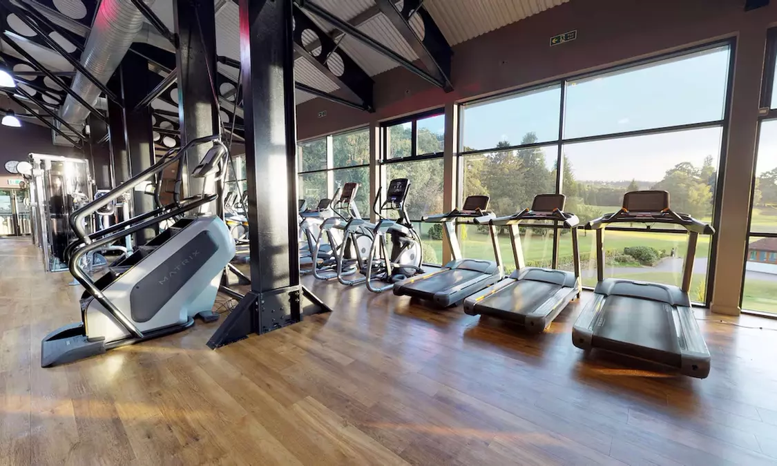 Hampshire: 4* Superior Double or Twin Room Stay with Breakfast