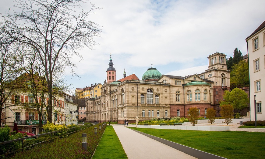 Image 21: Baden-Baden: 2-5 Nächtmit Frühstück & Finnischer Sauna