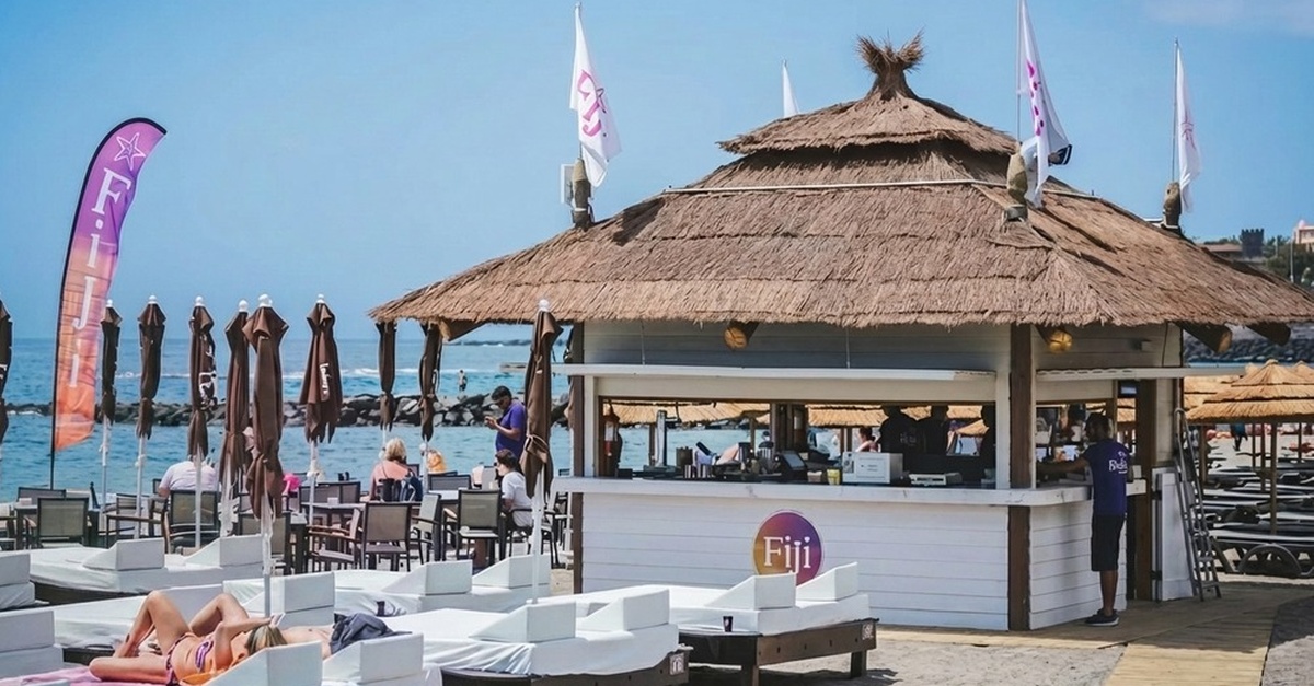Day pass con cama balinesa, almuerzo y bebidas para 2 en Tenerife