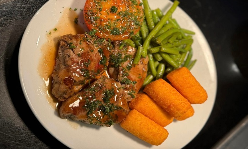 Image 2: Saveurs du monde et cuisine belge : menu entrée et plat à Berchem