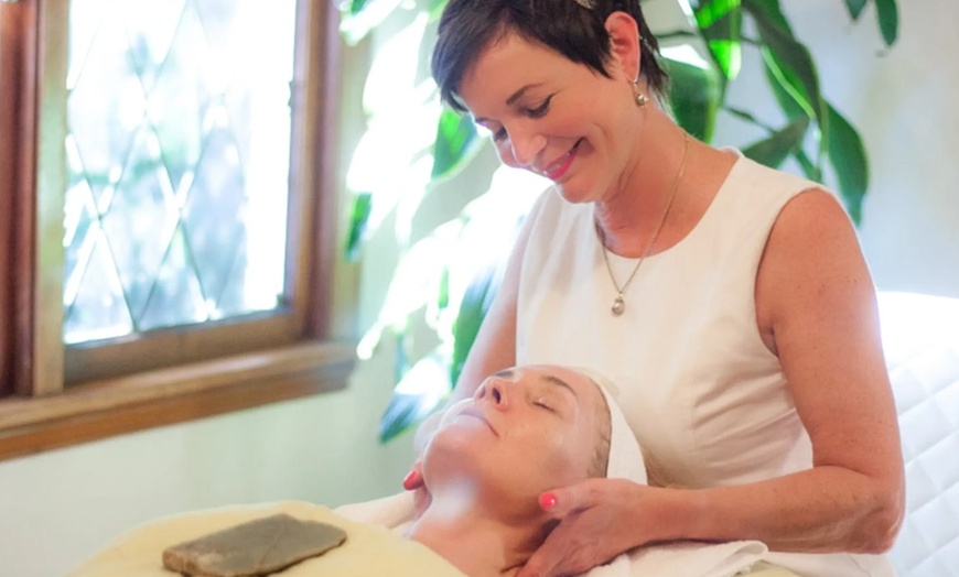 Image 2: Revitalize with Hydrating Facial w/w/o Seaweed/Mud Body Treatment 